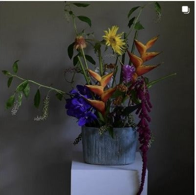 季節の花々と空間のスタイリング